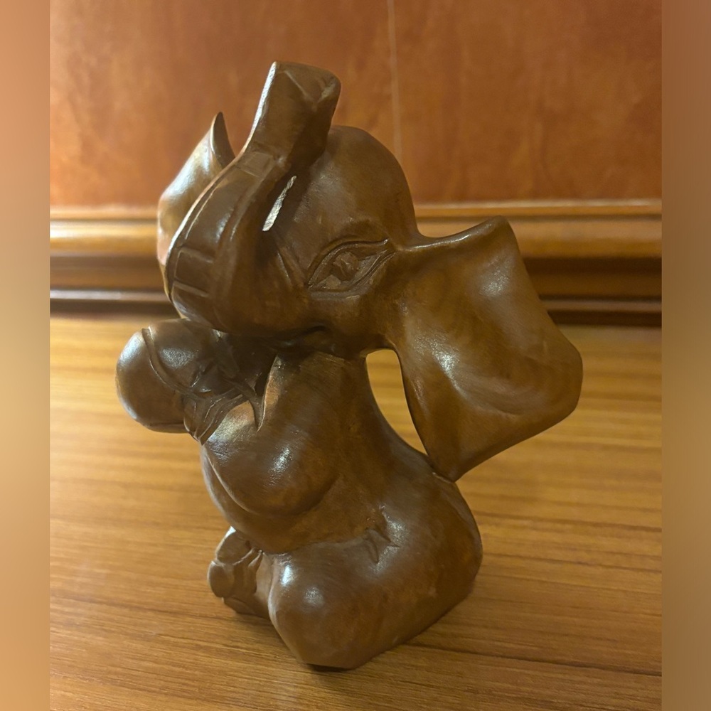 Vintage Genuine Monkey Pod Wood Hand Carved Circus Elephant w/Ball 1980s